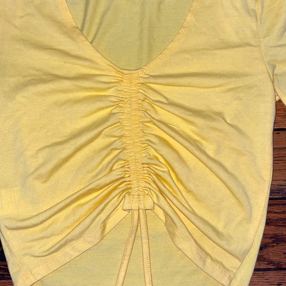 size xs SHIEN yellow crop tie top - Picture 3 of 3